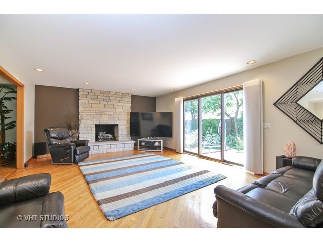936 Burnham Ct, Glenview, IL 60025 photo 7