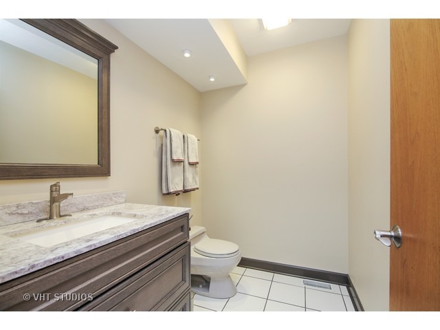 936 Burnham Ct, Glenview, IL 60025 photo 13