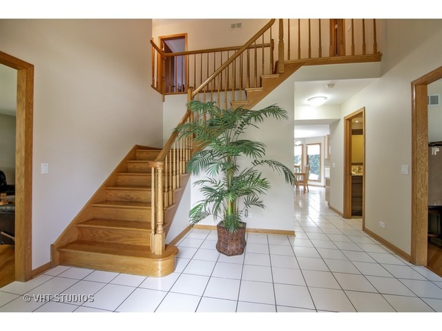 936 Burnham Ct, Glenview, IL 60025 photo 2