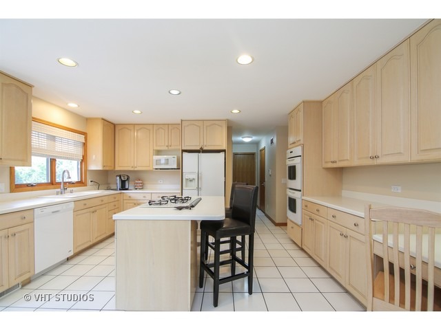 936 Burnham Ct, Glenview, IL 60025 photo 5