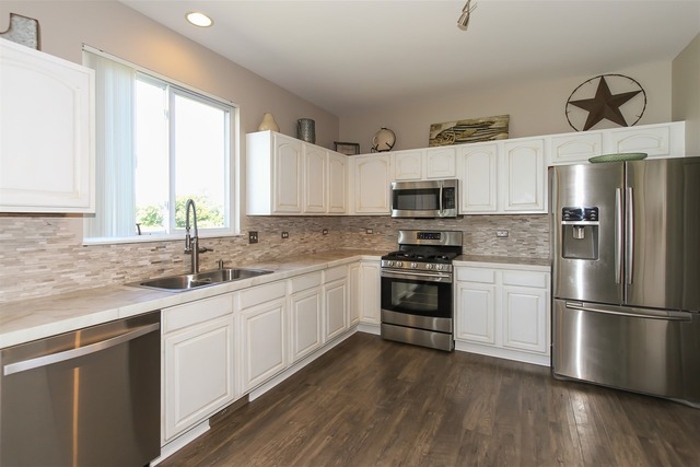 2023 Olde Mill Ln, Mchenry, IL 60050 photo 6