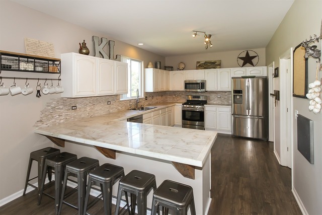 2023 Olde Mill Ln, Mchenry, IL 60050 photo 8