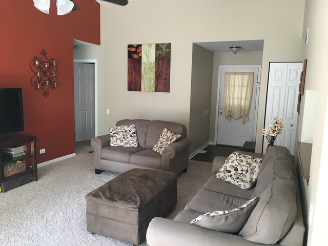 1981 Castle Pines Cir, Elgin, IL 60123 photo 3