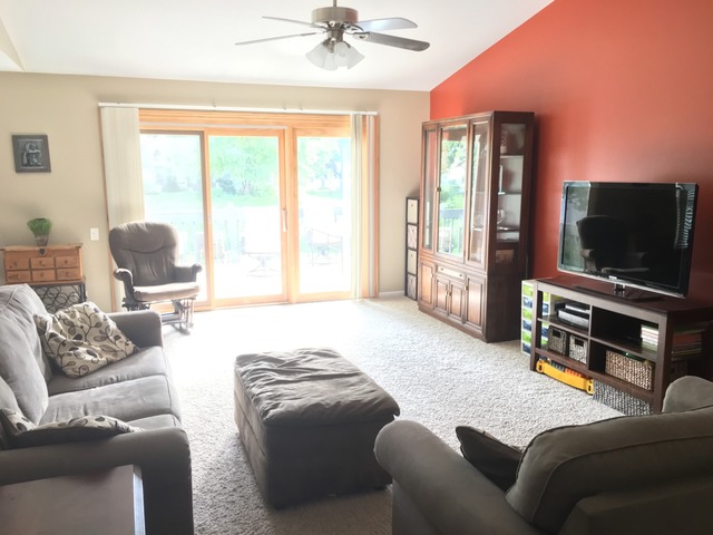 1981 Castle Pines Cir, Elgin, IL 60123 photo 5