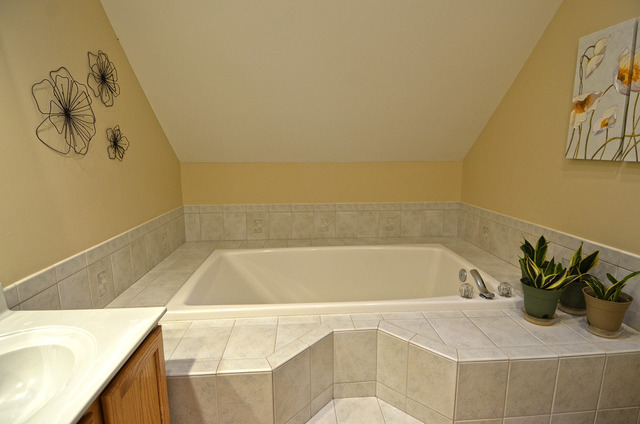 1403 N Rt 23 Hwy, Marengo, IL 60152 photo 17