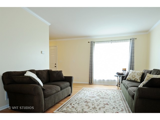 3606 Eileen St, Plano, IL 60545 photo 2