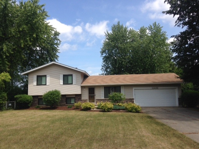 1210 Hillside Ln, Mchenry, IL 60051 photo 1