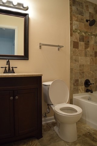1650 Ashley Rd, Hoffman Estates, IL 60169 photo 9