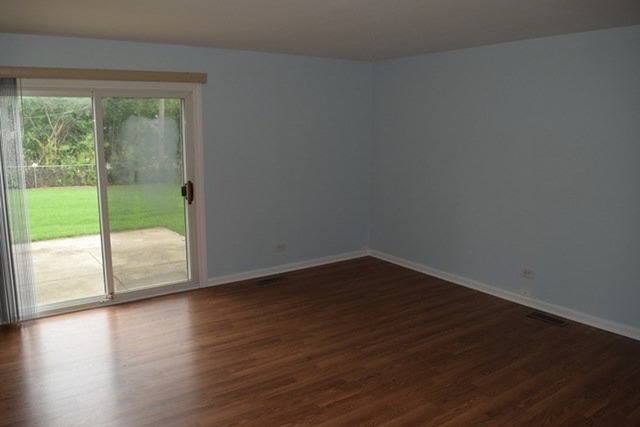1650 Ashley Rd, Hoffman Estates, IL 60169 photo 8