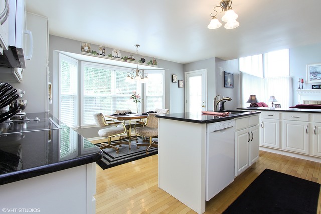 1507 Derby Ln, Bartlett, IL 60103 photo 6