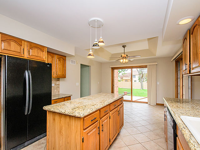 710 E Holly Ct, Addison, IL 60101 photo 3