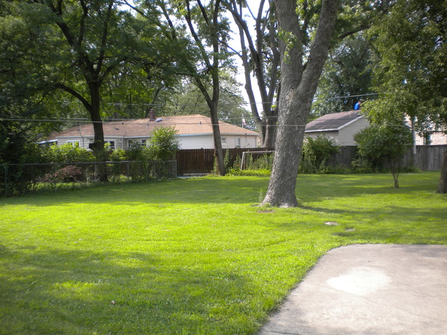 2650 Eisenhower Dr, Des Plaines, IL 60018 photo 8