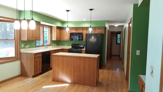 1102 Gulf Keys Rd, Elgin, IL 60120 photo 4