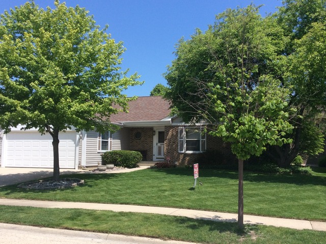 953 Willowbrook Dr, Wheeling, IL 60090 photo 1