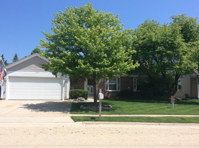 953 Willowbrook Dr, Wheeling, IL 60090 photo 2