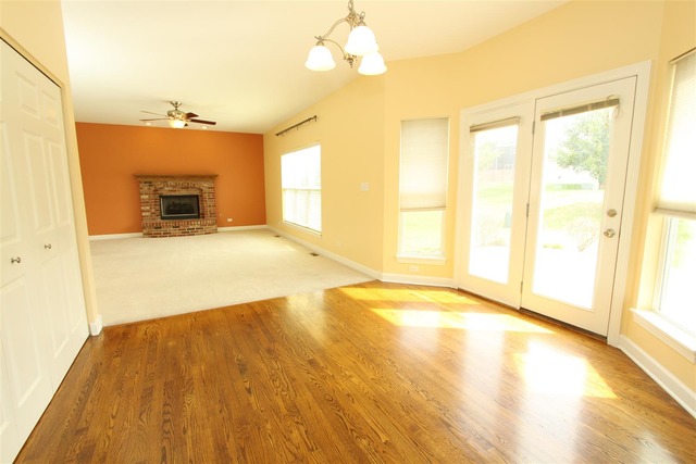169 Hearthstone Dr, Bartlett, IL 60103 photo 7
