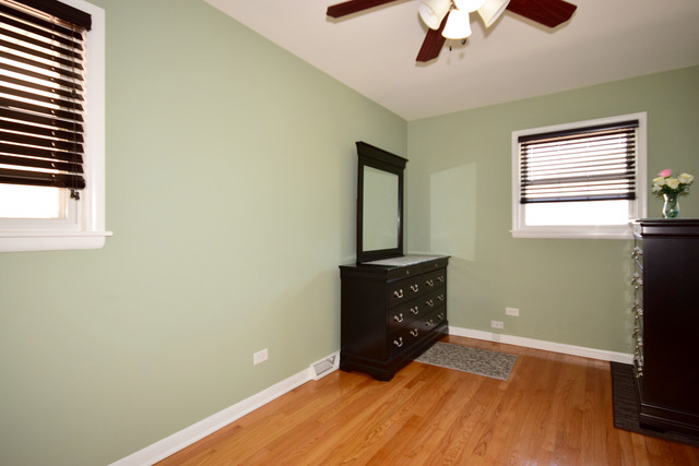 6715 N Harding Ave, Lincolnwood, IL 60712 photo 10