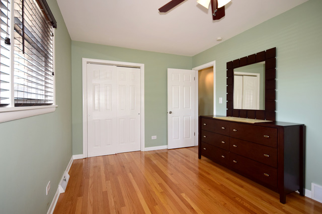 6715 N Harding Ave, Lincolnwood, IL 60712 photo 9