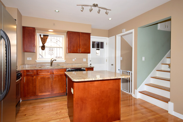 6715 N Harding Ave, Lincolnwood, IL 60712 photo 5