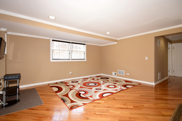 6715 N Harding Ave, Lincolnwood, IL 60712 photo 19