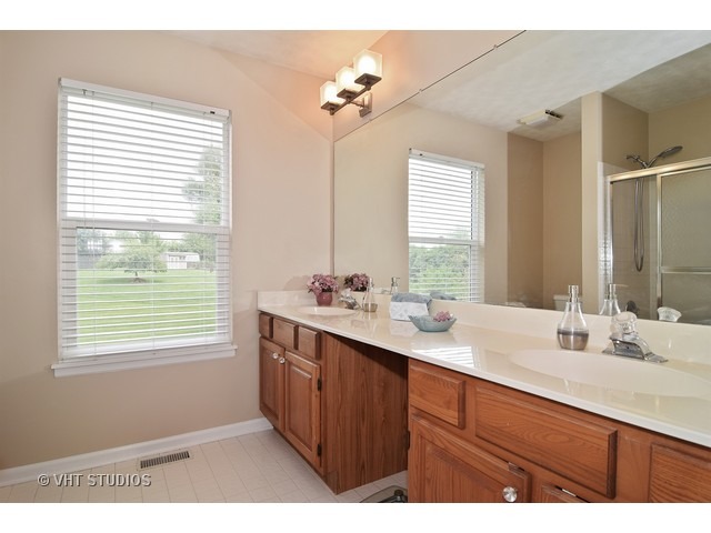 1432 Polo Dr, Bartlett, IL 60103 photo 9