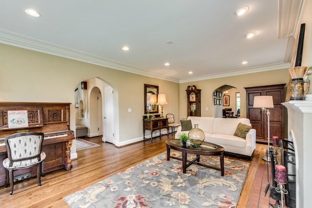 295 Selborne Rd, Riverside, IL 60546 photo 5