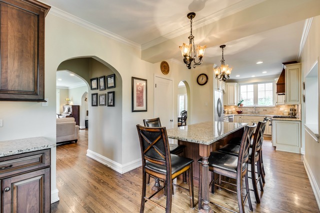 295 Selborne Rd, Riverside, IL 60546 photo 9