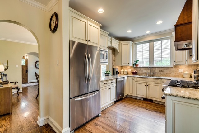 295 Selborne Rd, Riverside, IL 60546 photo 8