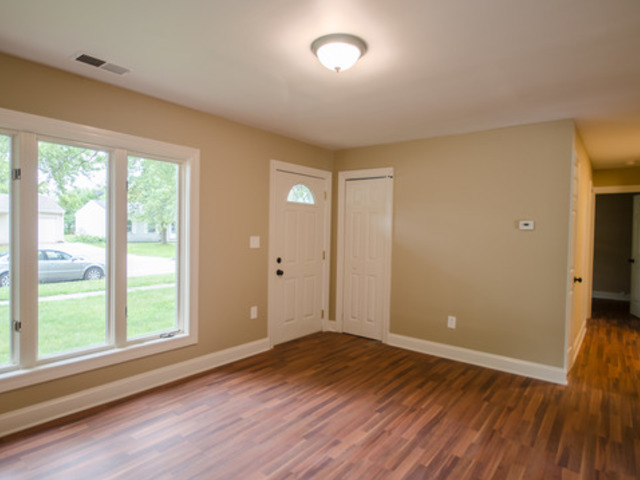 830 Post Ln, Streamwood, IL 60107 photo 7