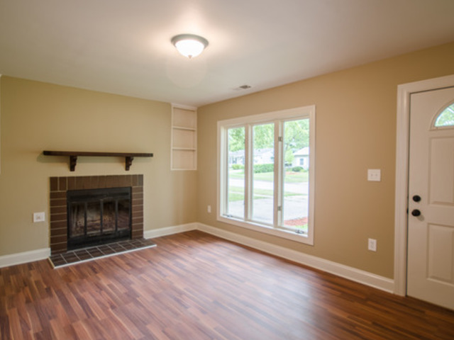 830 Post Ln, Streamwood, IL 60107 photo 5