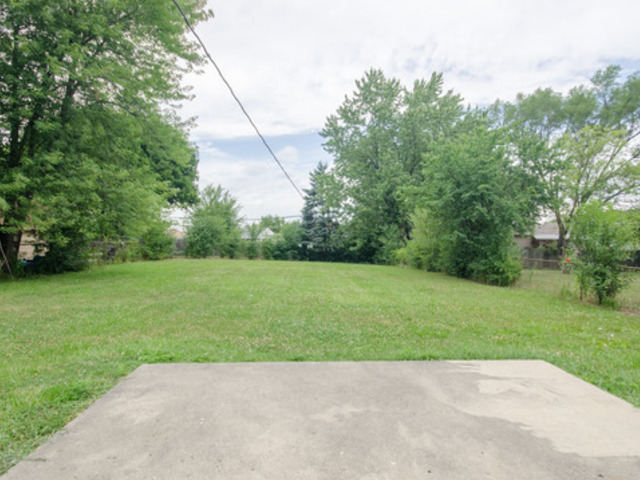 830 Post Ln, Streamwood, IL 60107 photo 17