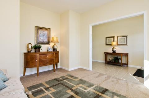 811 Hanson Ave, Mchenry, IL 60050 photo 2