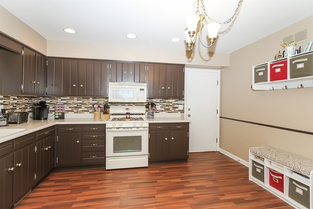 176 Westgate Dr, Elgin, IL 60123 photo 7