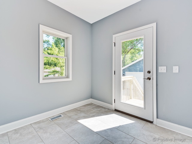 327 S Lombard Ave, Lombard, IL 60148 photo 12