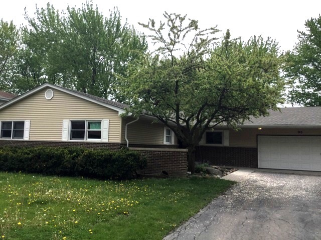913 Rose Ln, Wheeling, IL 60090 photo 1