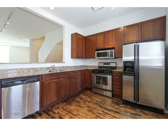 1226 W Cottage Pl, Chicago, IL 60607 photo 8