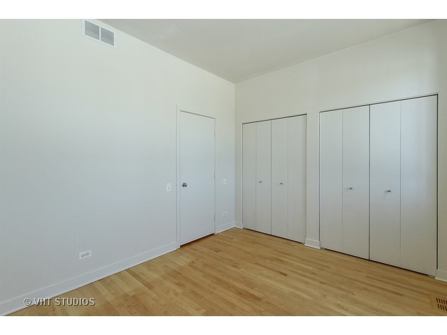 1226 W Cottage Pl, Chicago, IL 60607 photo 15