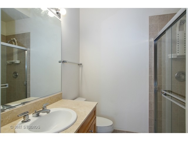 1226 W Cottage Pl, Chicago, IL 60607 photo 18