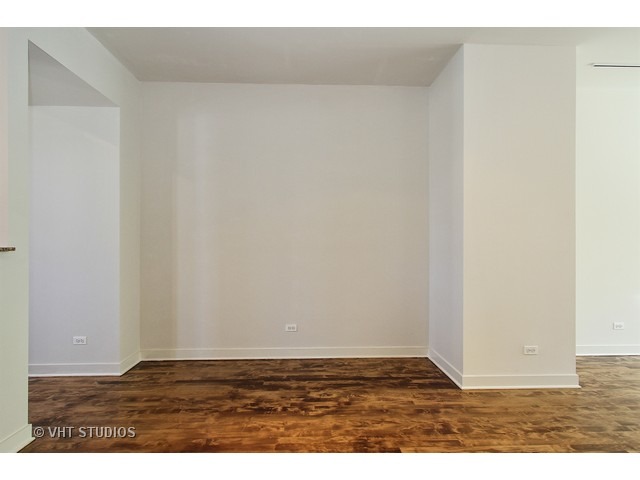 1226 W Cottage Pl, Chicago, IL 60607 photo 9