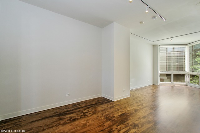 1226 W Cottage Pl, Chicago, IL 60607 photo 10
