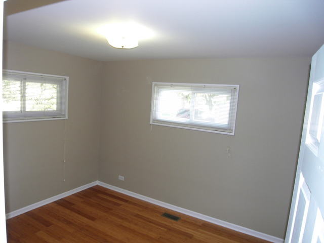 1060 Ash Rd, Hoffman Estates, IL 60169 photo 13