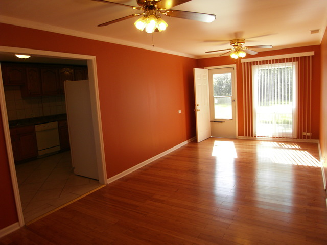 1060 Ash Rd, Hoffman Estates, IL 60169 photo 4