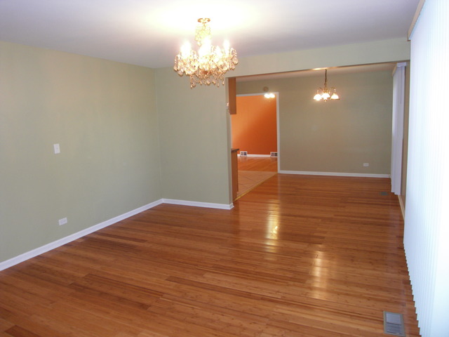 1060 Ash Rd, Hoffman Estates, IL 60169 photo 11