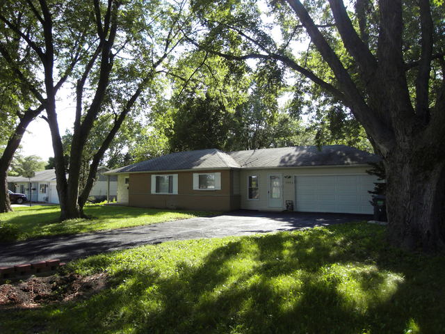 1060 Ash Rd, Hoffman Estates, IL 60169 photo 1