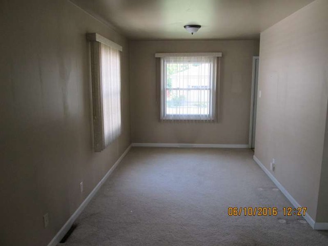 17427 Lorenz Ave, Lansing, IL 60438 photo 9