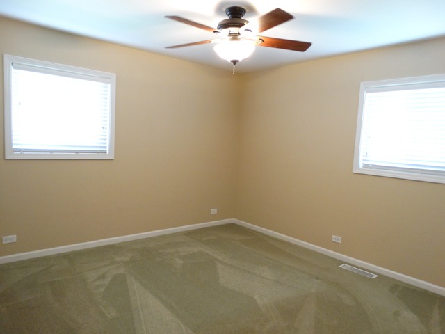 921 E 1st St, Lockport, IL 60441 photo 9