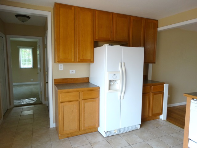 921 E 1st St, Lockport, IL 60441 photo 6