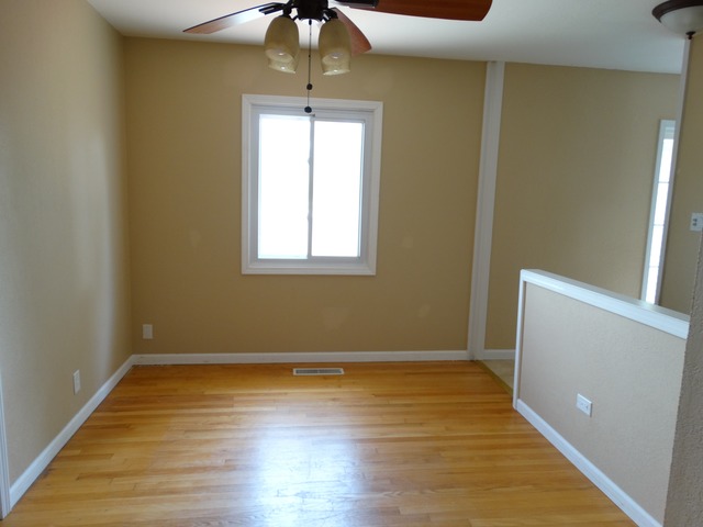 921 E 1st St, Lockport, IL 60441 photo 7