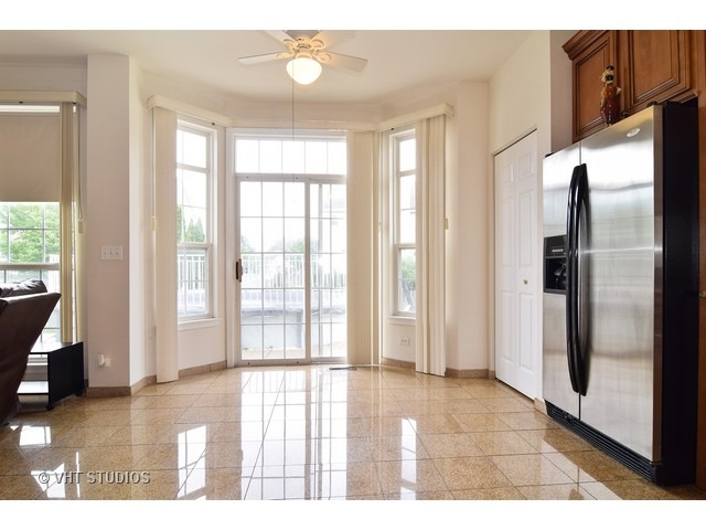 163 Dallas Dr, Bartlett, IL 60103 photo 4
