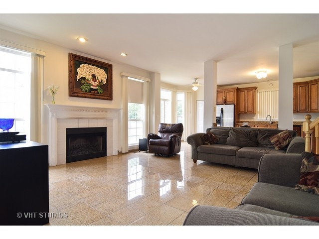 163 Dallas Dr, Bartlett, IL 60103 photo 7